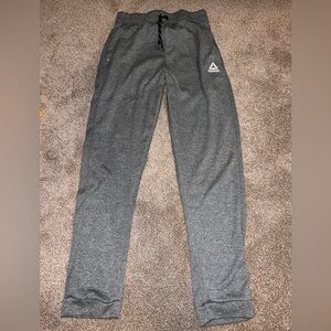Boys/youth large 14-16 grey athletic reebok joggers. Excellent condition